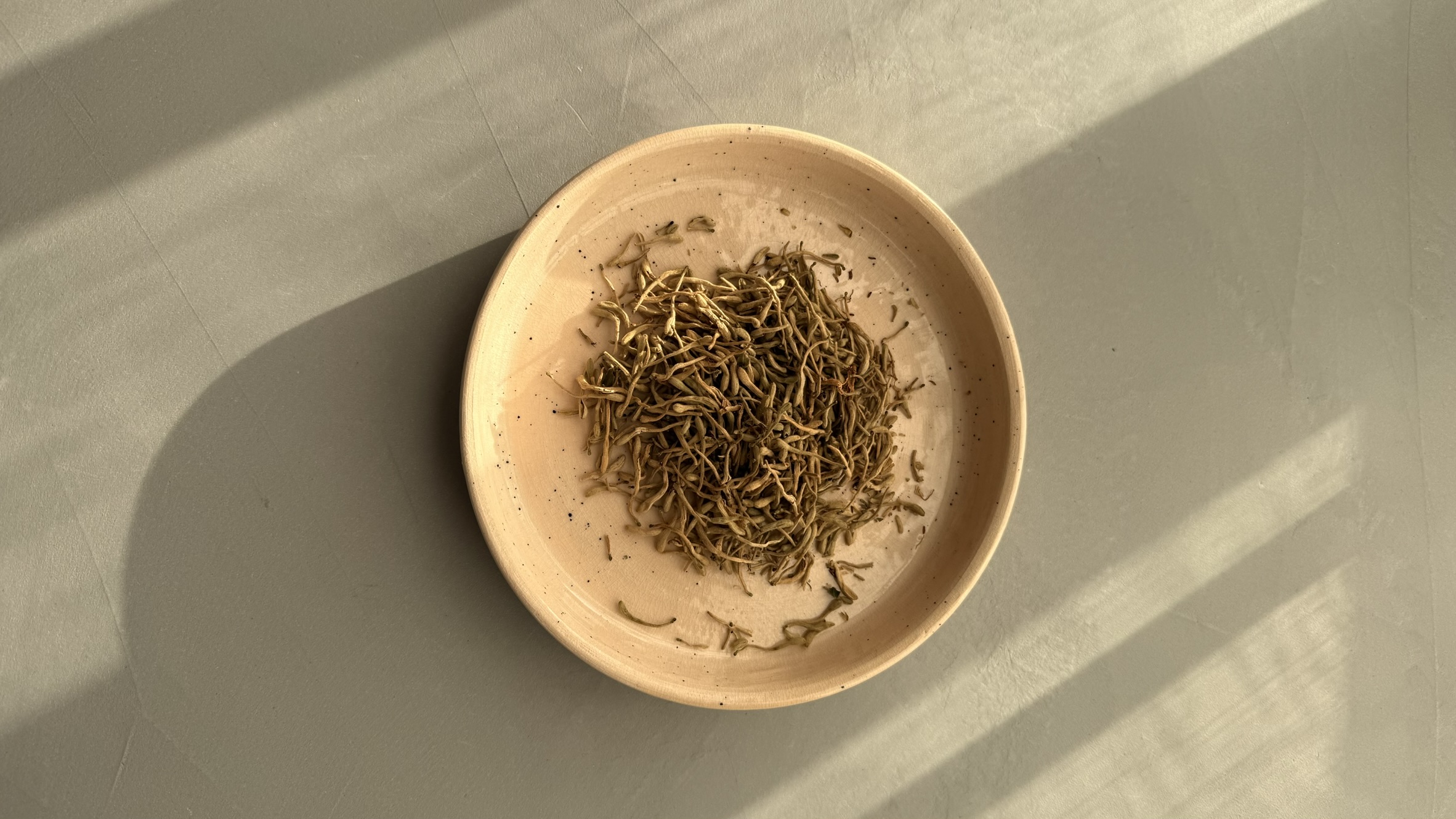 De voordelen van Kamperfoelie volgens de TCM en Thuốc Nam
